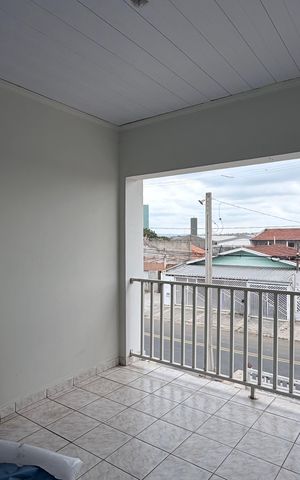 Casa à venda com 300m², 5 quartos e 2 vagas Casa à venda com 300m², 5 quartos e 2 vagasVaranda