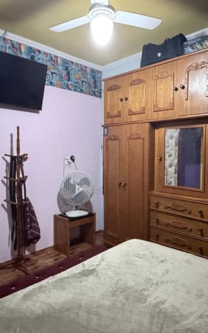 Casa à venda com 300m², 5 quartos e 2 vagas Casa à venda com 300m², 5 quartos e 2 vagasQuarto 1 - Fundos