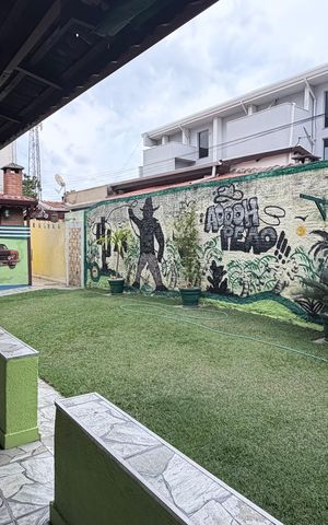 Casa à venda com 300m², 5 quartos e 2 vagas Casa à venda com 300m², 5 quartos e 2 vagasQuintal - Fundos