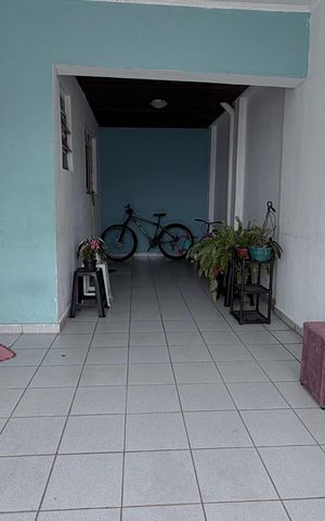 Casa à venda com 300m², 5 quartos e 2 vagas Casa à venda com 300m², 5 quartos e 2 vagasGaragem