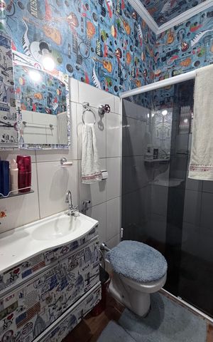 Casa à venda com 300m², 5 quartos e 2 vagas Casa à venda com 300m², 5 quartos e 2 vagasBanheiro - Fundos