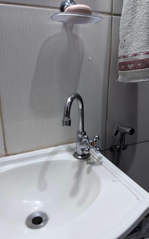 Casa à venda com 300m², 5 quartos e 2 vagas Casa à venda com 300m², 5 quartos e 2 vagasBanheiro - Fundos