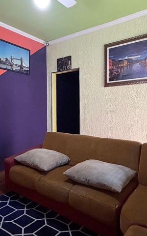 Casa à venda com 300m², 5 quartos e 2 vagas Casa à venda com 300m², 5 quartos e 2 vagasSala Fundos