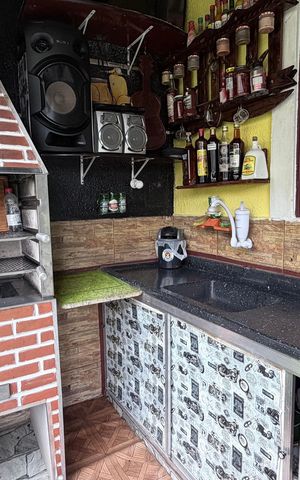 Casa à venda com 300m², 5 quartos e 2 vagas Casa à venda com 300m², 5 quartos e 2 vagasChurrasqueira