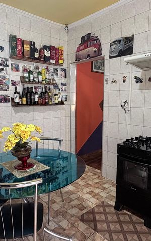 Casa à venda com 300m², 5 quartos e 2 vagas Casa à venda com 300m², 5 quartos e 2 vagasCozinha - Fundos