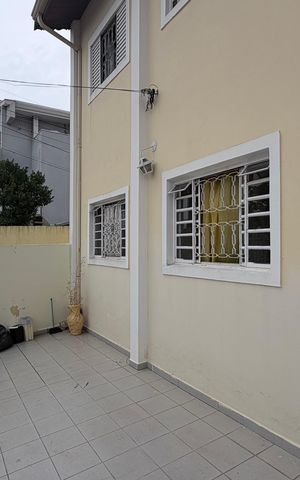 Casa à venda com 300m², 5 quartos e 2 vagas Casa à venda com 300m², 5 quartos e 2 vagasGaragem