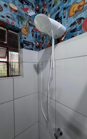 Casa à venda com 300m², 5 quartos e 2 vagas Casa à venda com 300m², 5 quartos e 2 vagasBanheiro - Fundos