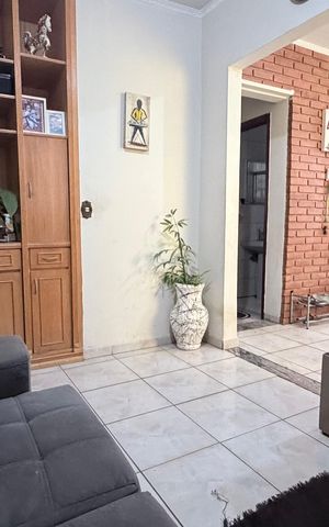 Casa à venda com 300m², 5 quartos e 2 vagas Casa à venda com 300m², 5 quartos e 2 vagasSala