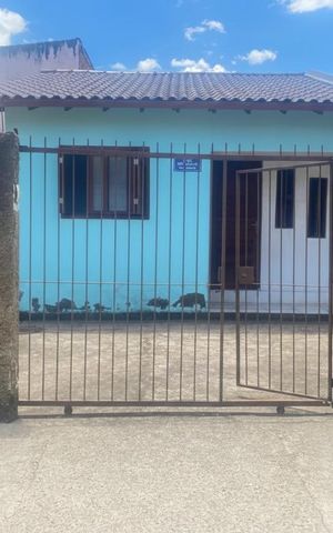 Casa à venda com 80m², 2 quartos e 1 vaga