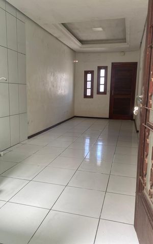 Casa à venda com 80m², 2 quartos e 1 vaga