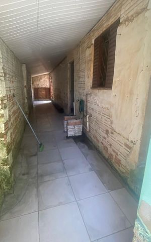Casa à venda com 80m², 2 quartos e 1 vaga