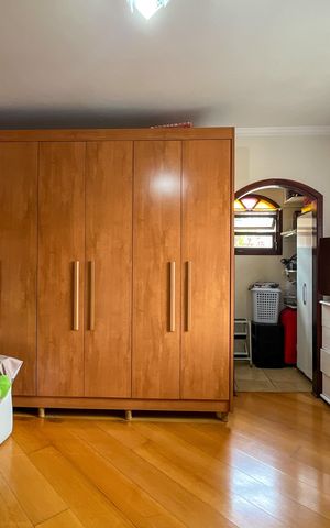 Casa à venda com 185m², 5 quartos e 4 vagasSuíte
