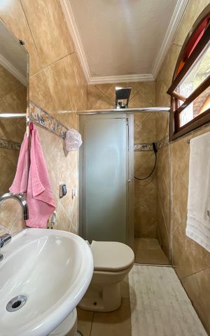 Casa à venda com 185m², 5 quartos e 4 vagasBanheiro da Suíte