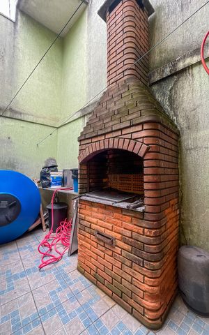 Casa à venda com 185m², 5 quartos e 4 vagasQuintal