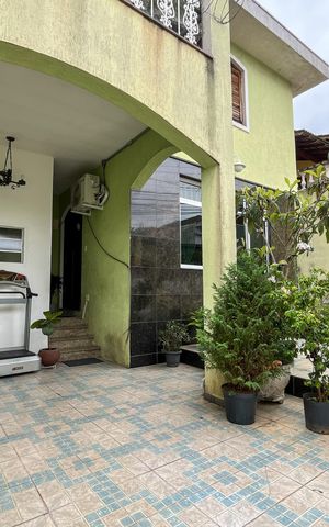 Casa à venda com 185m², 5 quartos e 4 vagasGaragem