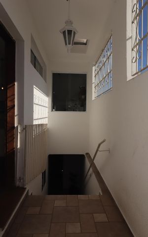 Casa à venda com 310m², 3 quartos e 2 vagasCorredor externo
