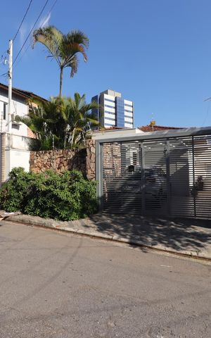 Casa à venda com 310m², 3 quartos e 2 vagasFachada