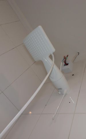 Casa à venda com 310m², 3 quartos e 2 vagasBanheiro da Suíte 1 - Chuveiro