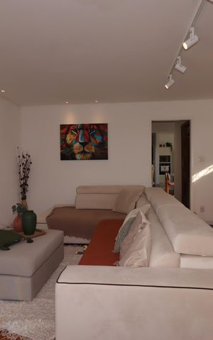 Casa à venda com 310m², 3 quartos e 2 vagasSala