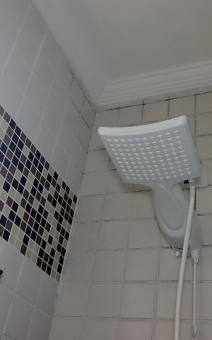 Casa à venda com 310m², 3 quartos e 2 vagasBanheiro da Suíte 2 - Chuveiro