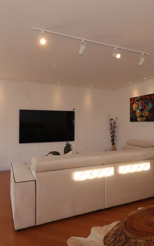 Casa à venda com 310m², 3 quartos e 2 vagasSala