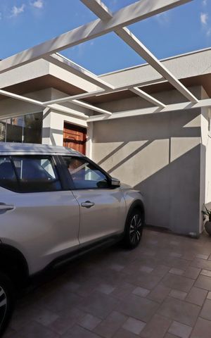Casa à venda com 310m², 3 quartos e 2 vagasGaragem