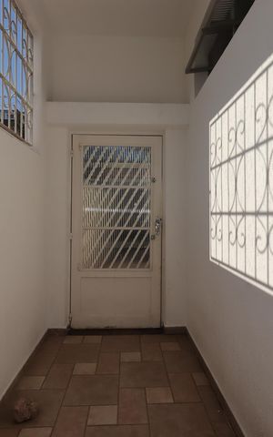 Casa à venda com 310m², 3 quartos e 2 vagasCorredor externo