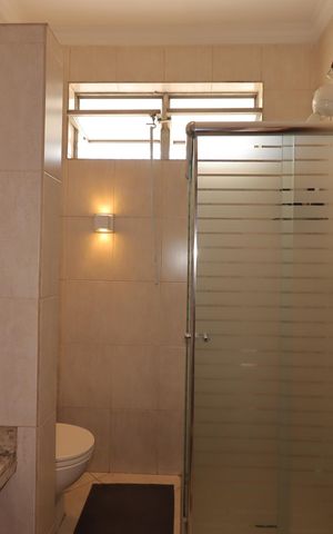 Casa à venda com 310m², 3 quartos e 2 vagasBanheiro Social