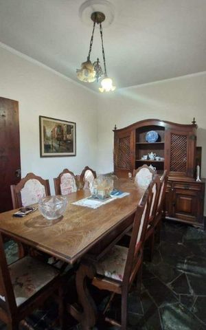 Casa à venda com 239m², 4 quartos e 5 vagas