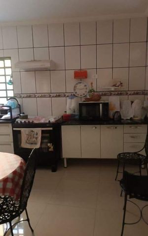 Casa à venda com 301m², 3 quartos e 3 vagas
