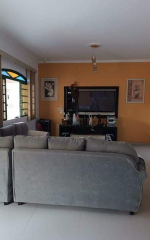 Casa à venda com 301m², 3 quartos e 3 vagas