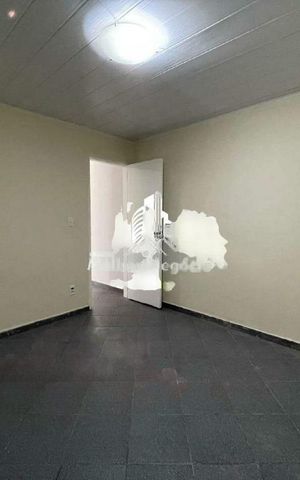 Casa à venda com 107m², 4 quartos e sem vaga