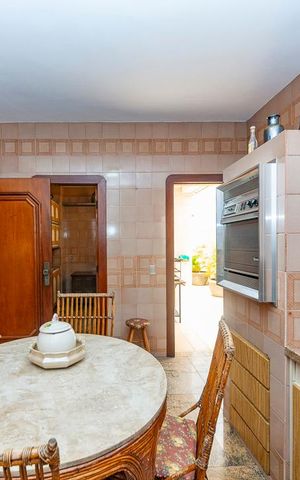 Casa à venda com 440m², 5 quartos e 3 vagas Casa à venda com 440m², 5 quartos e 3 vagasCozinha 2