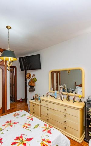 Casa à venda com 440m², 5 quartos e 3 vagas Casa à venda com 440m², 5 quartos e 3 vagasSuíte 2