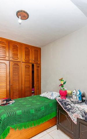 Casa à venda com 440m², 5 quartos e 3 vagas Casa à venda com 440m², 5 quartos e 3 vagasQuarto de Serviço