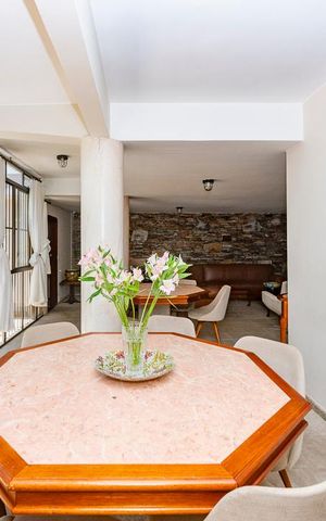 Casa à venda com 440m², 5 quartos e 3 vagas Casa à venda com 440m², 5 quartos e 3 vagasSala 4