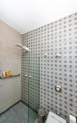 Casa à venda com 440m², 5 quartos e 3 vagas Casa à venda com 440m², 5 quartos e 3 vagasBanheiro da Suíte 2