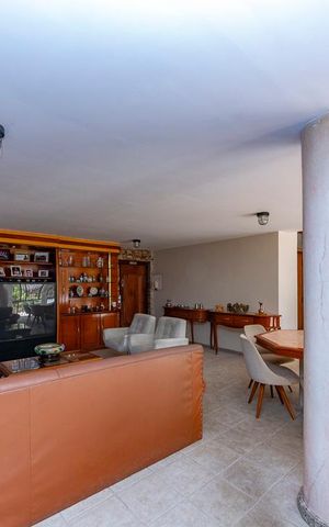Casa à venda com 440m², 5 quartos e 3 vagas Casa à venda com 440m², 5 quartos e 3 vagasSala 4