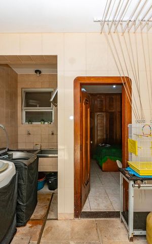 Casa à venda com 440m², 5 quartos e 3 vagas Casa à venda com 440m², 5 quartos e 3 vagasÁrea de Serviço