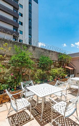 Casa à venda com 440m², 5 quartos e 3 vagas Casa à venda com 440m², 5 quartos e 3 vagasQuintal