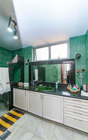 Casa à venda com 440m², 5 quartos e 3 vagas Casa à venda com 440m², 5 quartos e 3 vagasSuíte 3