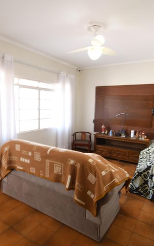 Casa à venda com 144m², 2 quartos e 2 vagasSala