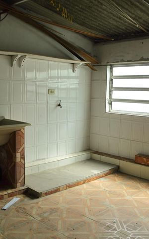 Casa à venda com 180m², 4 quartos e 3 vagasÁrea de Serviço ( casa 1 e 2 ) 