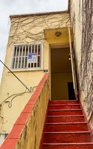 Casa à venda com 240m², 4 quartos e 2 vagas Casa à venda com 240m², 4 quartos e 2 vagasFachada + Plaquinha