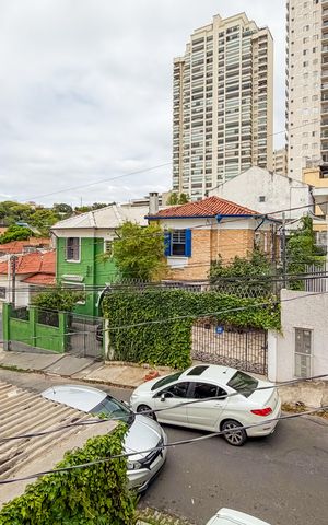 Casa à venda com 240m², 4 quartos e 2 vagas Casa à venda com 240m², 4 quartos e 2 vagasVista do Quarto 2