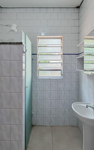 Casa à venda com 240m², 4 quartos e 2 vagas Casa à venda com 240m², 4 quartos e 2 vagasBanheiro