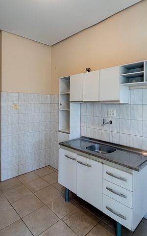 Casa à venda com 240m², 4 quartos e 2 vagas Casa à venda com 240m², 4 quartos e 2 vagasCozinha