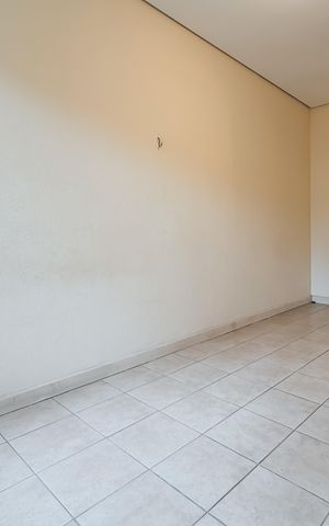 Casa à venda com 240m², 4 quartos e 2 vagas Casa à venda com 240m², 4 quartos e 2 vagasQuarto 1