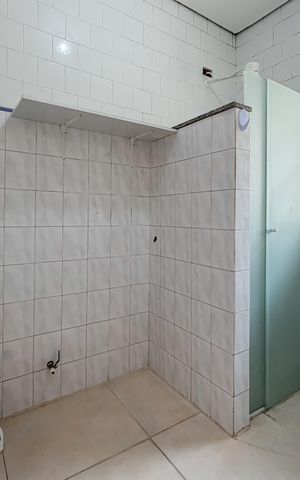 Casa à venda com 240m², 4 quartos e 2 vagas Casa à venda com 240m², 4 quartos e 2 vagasBanheiro
