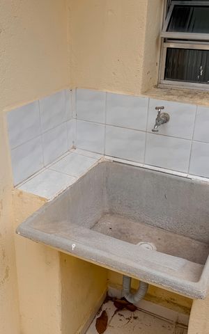 Casa à venda com 240m², 4 quartos e 2 vagas Casa à venda com 240m², 4 quartos e 2 vagasÁrea de Serviço